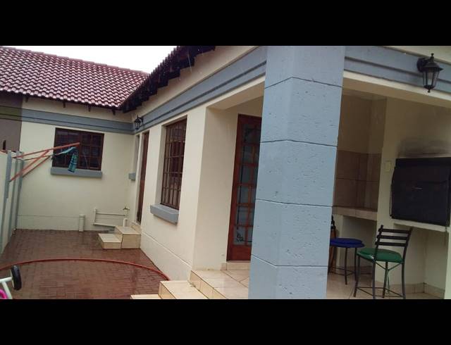 3 BEDROOM HOUSE SOLD IN HEATHERVIEW